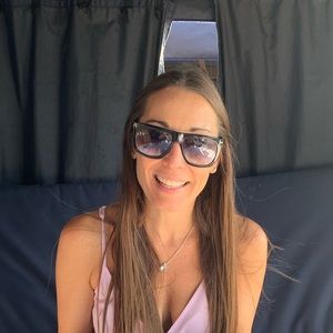 Meet your Posher, Leah